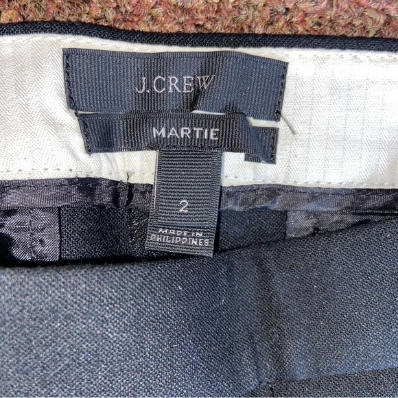 J Crew black slacks with side zipper and darts for trim silhouette. Creased. - Picture 7 of 10